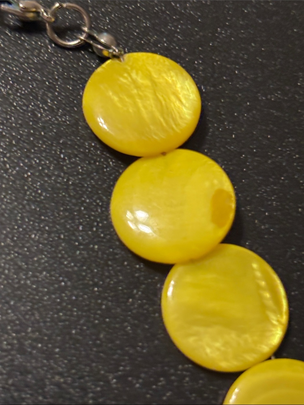 Mother of Pearl Yellow Disc Statement Necklace Mod Pop Retro - Picture 6 of 16